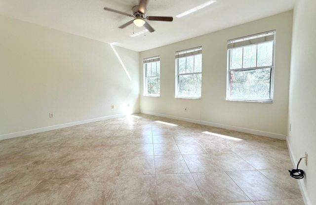 960 MILLBRAE Court 4, West Palm Beach, FL 33401