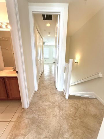 960 MILLBRAE Court 4, West Palm Beach, FL 33401