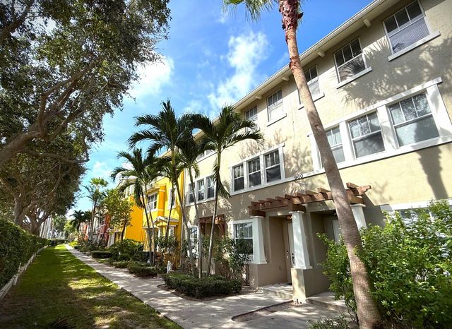 960 MILLBRAE Court 4, West Palm Beach, FL 33401