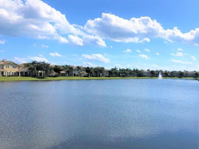 960 MILLBRAE Court 4, West Palm Beach, FL 33401