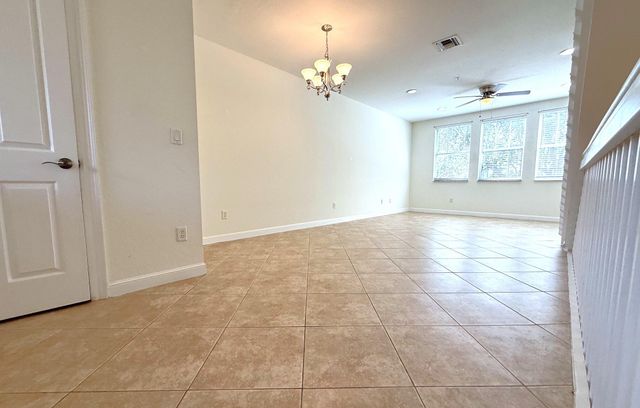 960 MILLBRAE Court 4, West Palm Beach, FL 33401