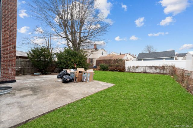 19311 120th Avenue, Saint Albans, NY 11412