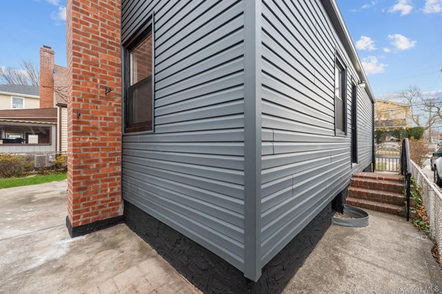 19311 120th Avenue, Saint Albans, NY 11412