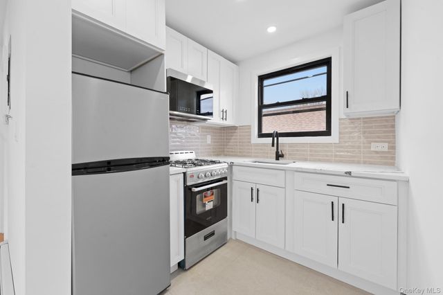 19311 120th Avenue, Saint Albans, NY 11412