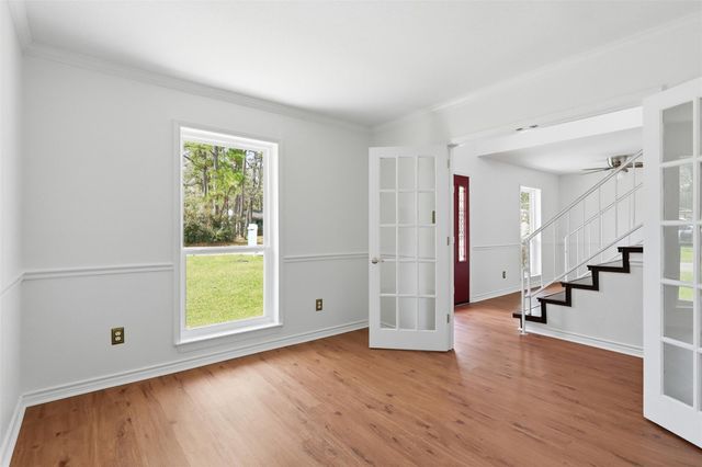 10 E Broken Oak Court, Spring, TX 77381