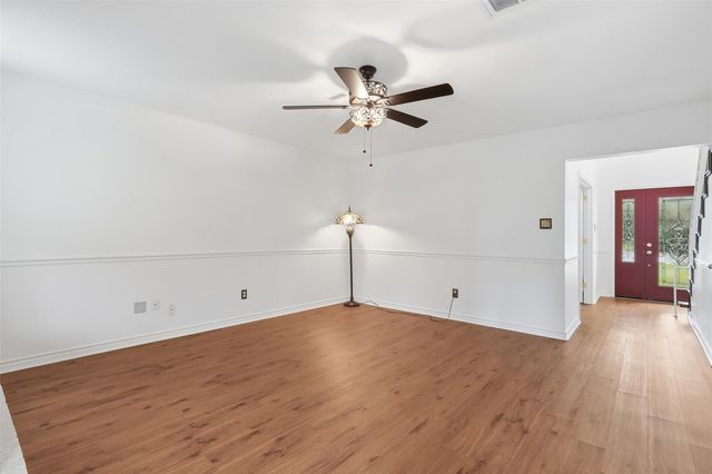 10 E Broken Oak Court, Spring, TX 77381