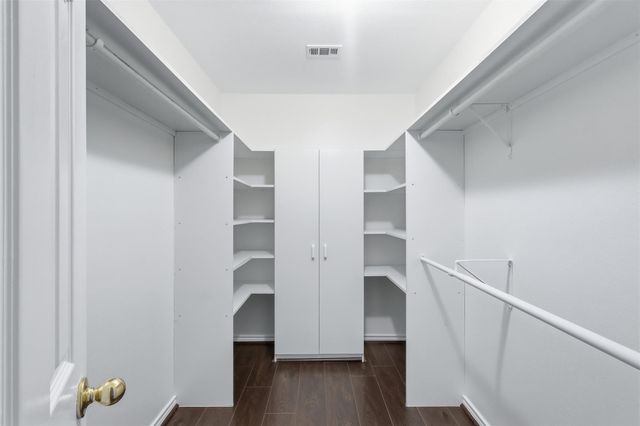 10 E Broken Oak Court, Spring, TX 77381