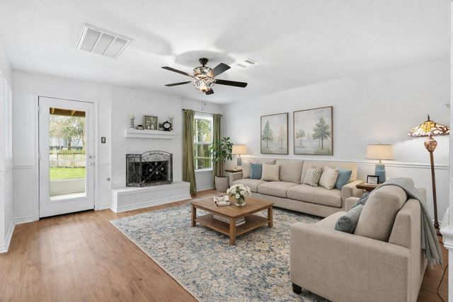 10 E Broken Oak Court, Spring, TX 77381