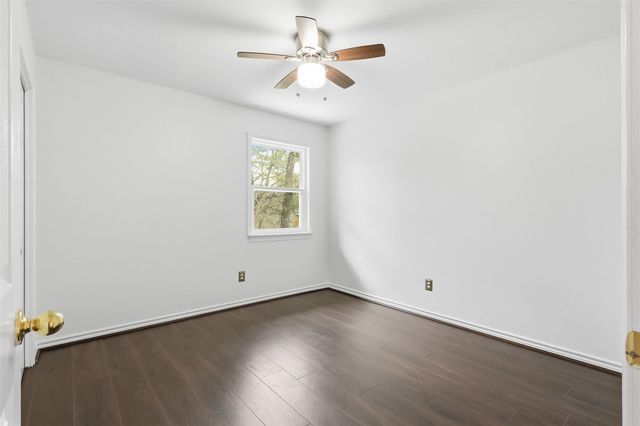 10 E Broken Oak Court, Spring, TX 77381