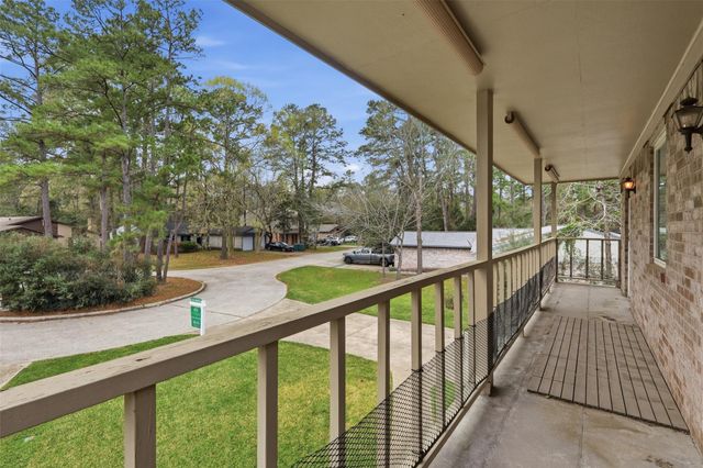 10 E Broken Oak Court, Spring, TX 77381