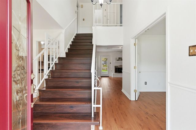 10 E Broken Oak Court, Spring, TX 77381