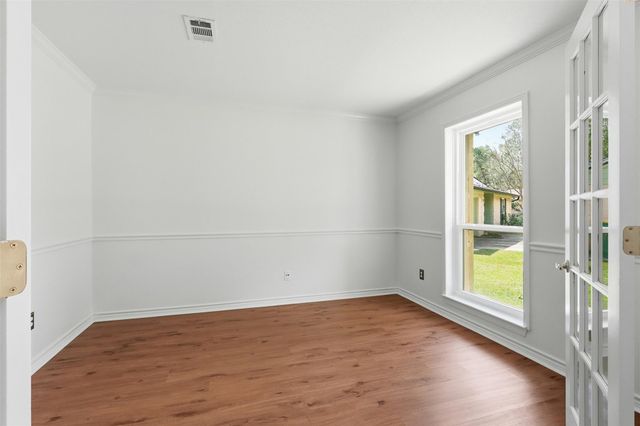 10 E Broken Oak Court, Spring, TX 77381