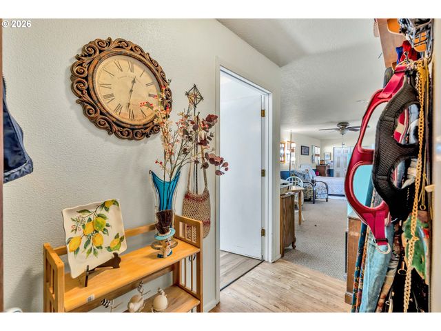 1883 Se ROSEBRIER Ct, Milwaukie, OR 97267