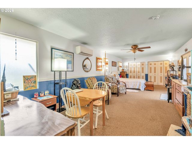 1883 Se ROSEBRIER Ct, Milwaukie, OR 97267