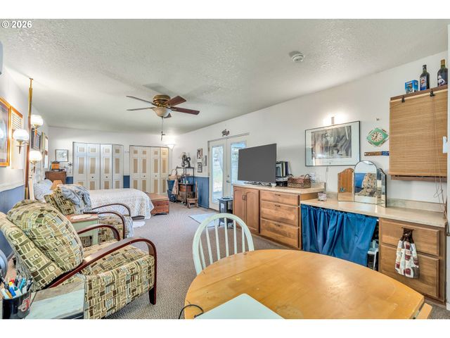 1883 Se ROSEBRIER Ct, Milwaukie, OR 97267