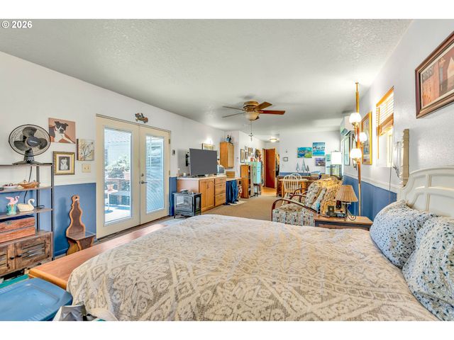 1883 Se ROSEBRIER Ct, Milwaukie, OR 97267
