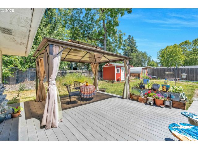 1883 Se ROSEBRIER Ct, Milwaukie, OR 97267