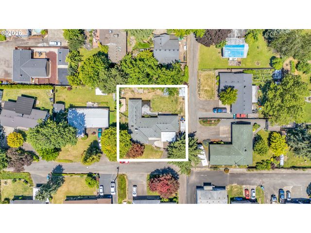 1883 Se ROSEBRIER Ct, Milwaukie, OR 97267