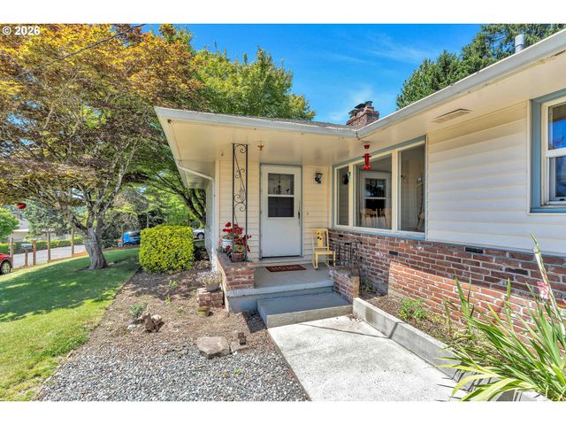 1883 Se ROSEBRIER Ct, Milwaukie, OR 97267