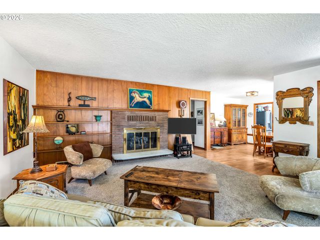 1883 Se ROSEBRIER Ct, Milwaukie, OR 97267