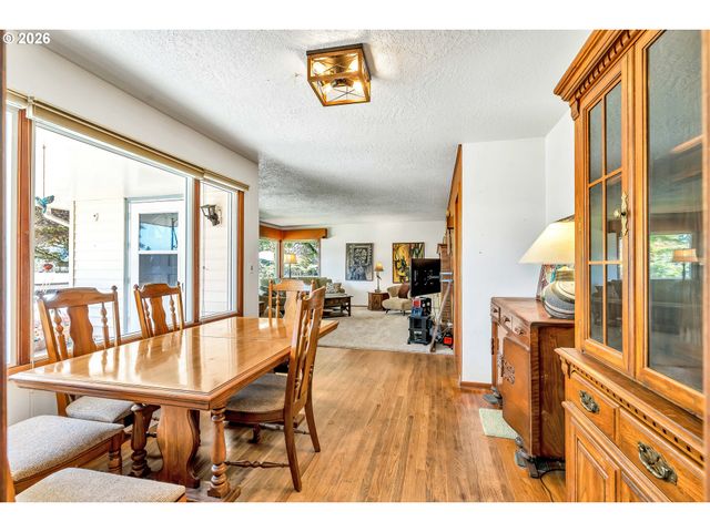 1883 Se ROSEBRIER Ct, Milwaukie, OR 97267
