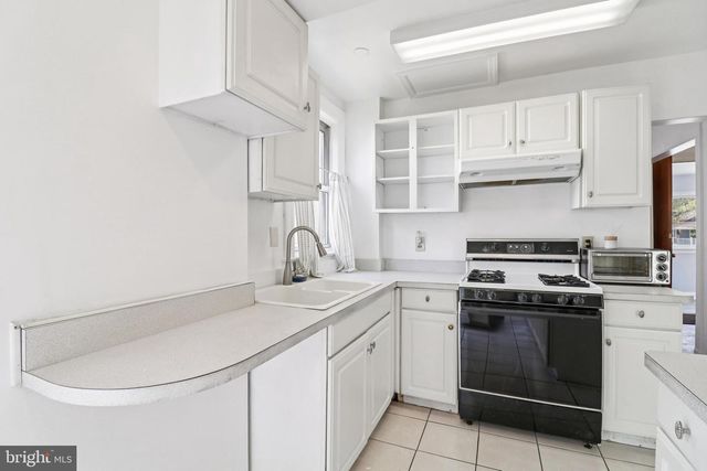 3149 NEWTON ST NE, Washington, DC 20018