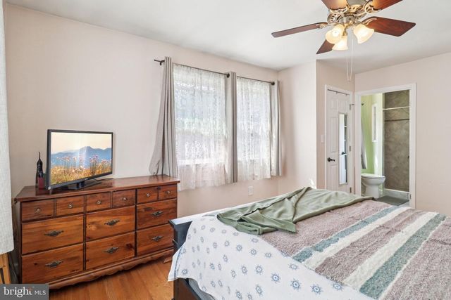 3149 NEWTON ST NE, Washington, DC 20018