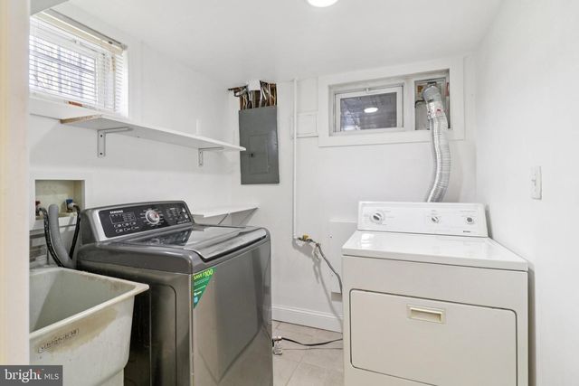 3149 NEWTON ST NE, Washington, DC 20018