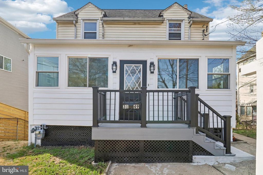 3149 NEWTON ST NE, Washington, DC 20018