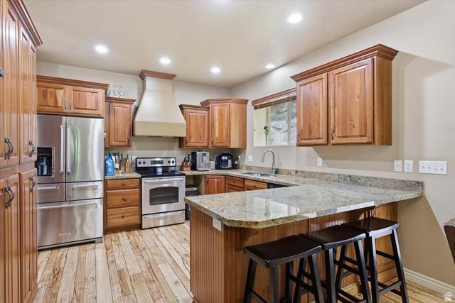2452 OAK LN, Layton, UT 84040