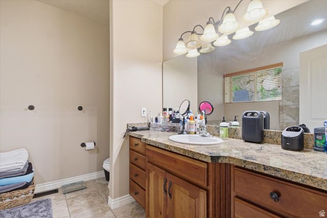 2452 OAK LN, Layton, UT 84040