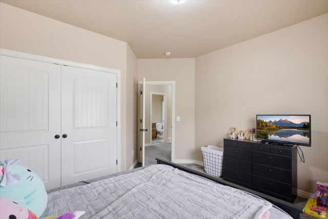 2452 OAK LN, Layton, UT 84040