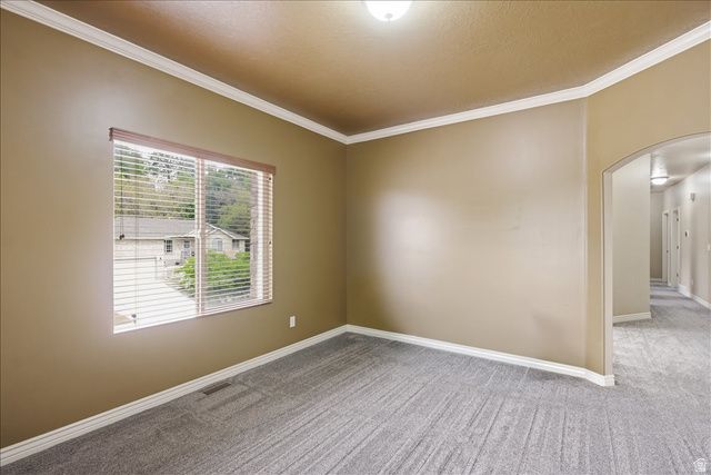 2452 OAK LN, Layton, UT 84040