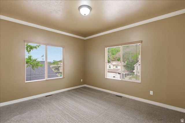 2452 OAK LN, Layton, UT 84040