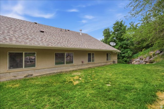 2452 OAK LN, Layton, UT 84040