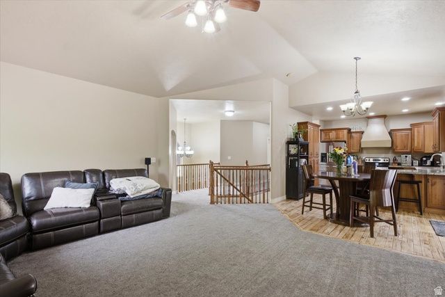 2452 OAK LN, Layton, UT 84040