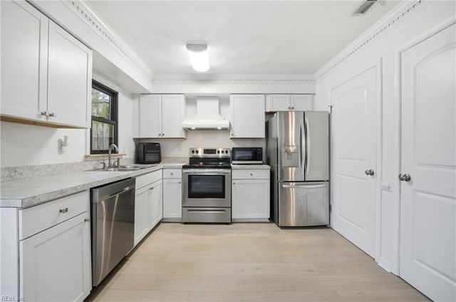 4657 Merrimac LN, Virginia Beach, VA 23455