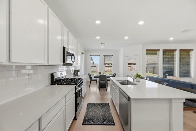 907 Heaven Drive, Beasley, TX 77417