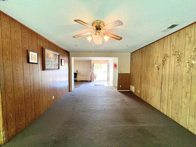 3025 Monticello Dr, Stockton, CA 95209