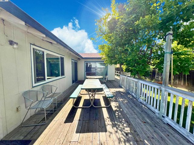 3025 Monticello Dr, Stockton, CA 95209