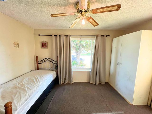 3025 Monticello Dr, Stockton, CA 95209