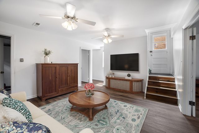 1212 N Maple Avenue, La Grange Park, IL 60526