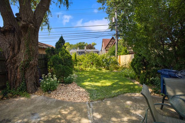 1212 N Maple Avenue, La Grange Park, IL 60526