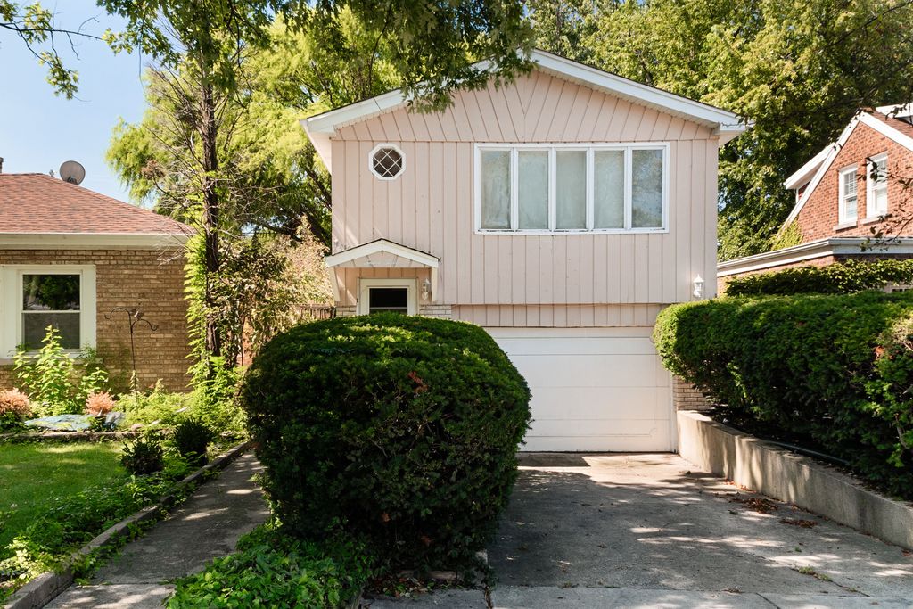 1212 N Maple Avenue, La Grange Park, IL 60526