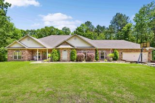 402 Demuth, Benton, AR 72019