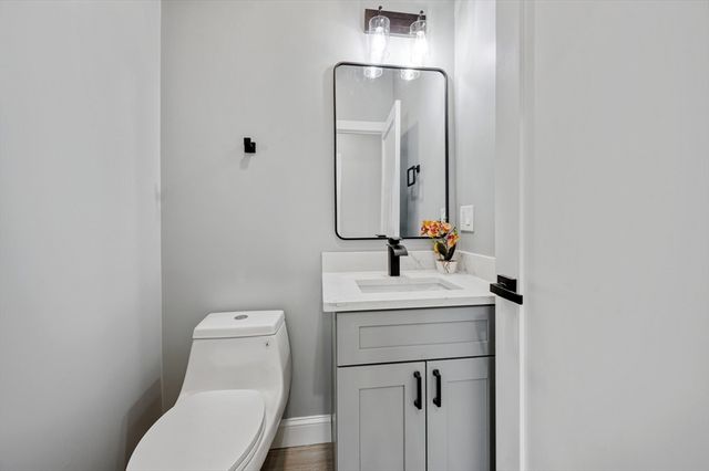 37 Dane Ave, Worcester, MA 01607