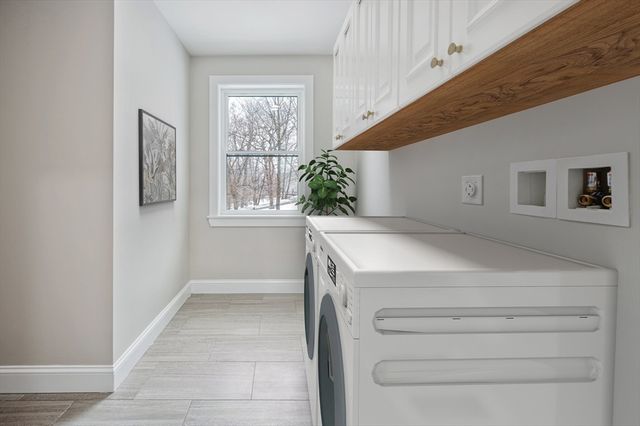 37 Dane Ave, Worcester, MA 01607