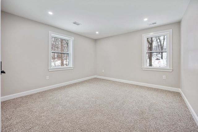 37 Dane Ave, Worcester, MA 01607