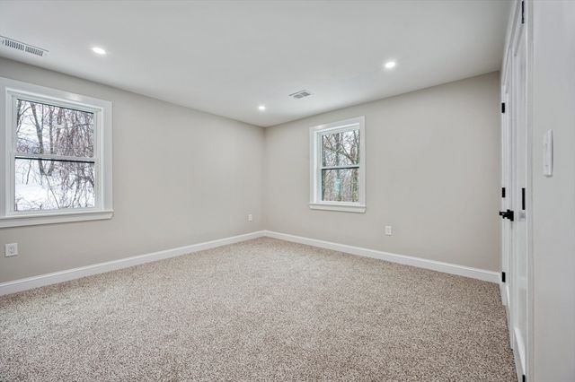 37 Dane Ave, Worcester, MA 01607