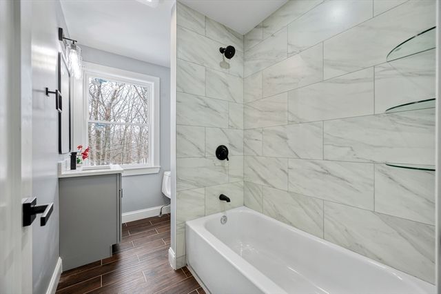 37 Dane Ave, Worcester, MA 01607